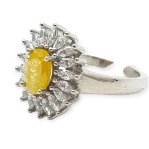 925 Sterling Silver Ring in Flower Shape with Beautiful Yellow Stone